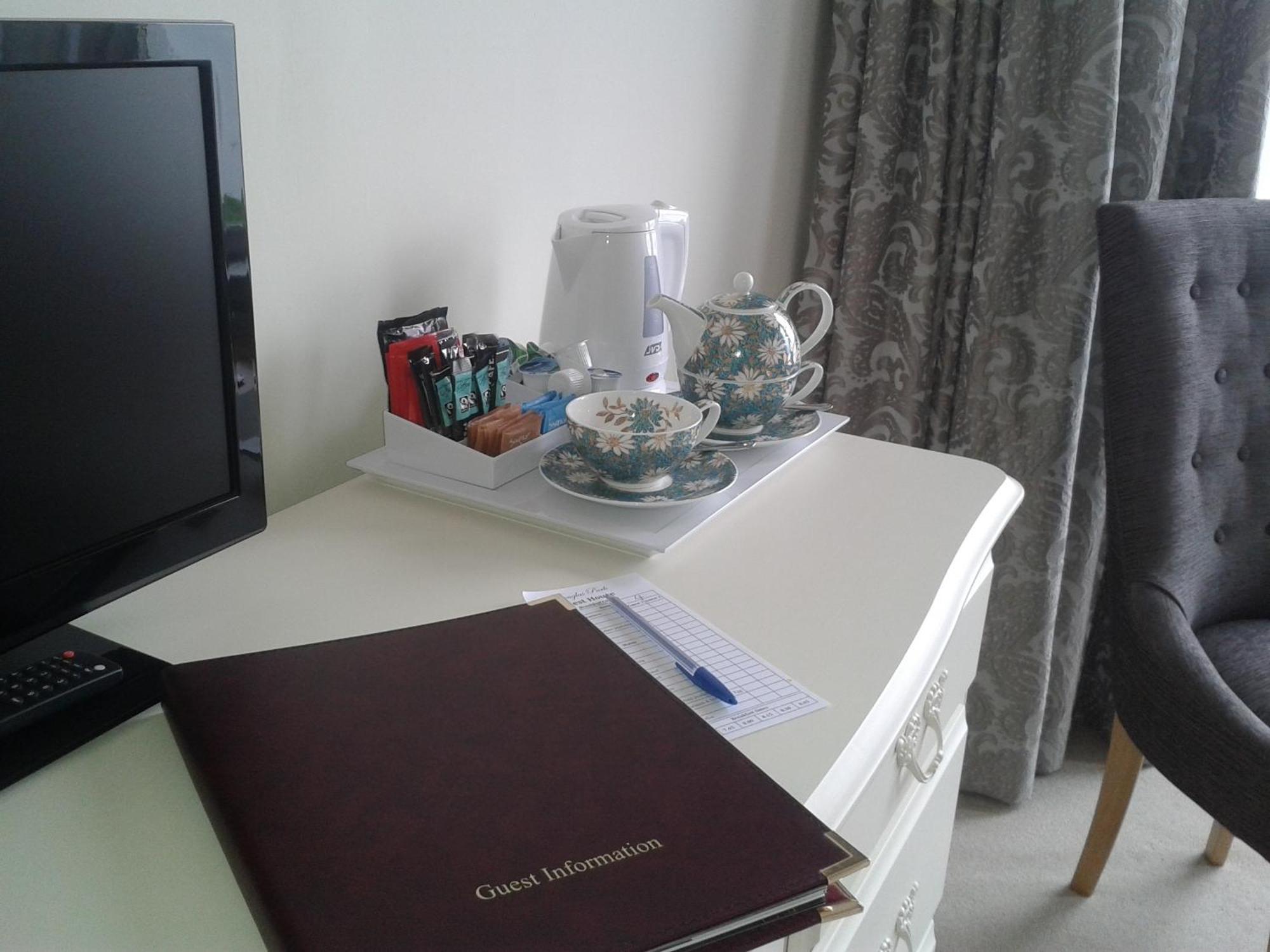 Kirn Douglas Park Guest House חדר תמונה