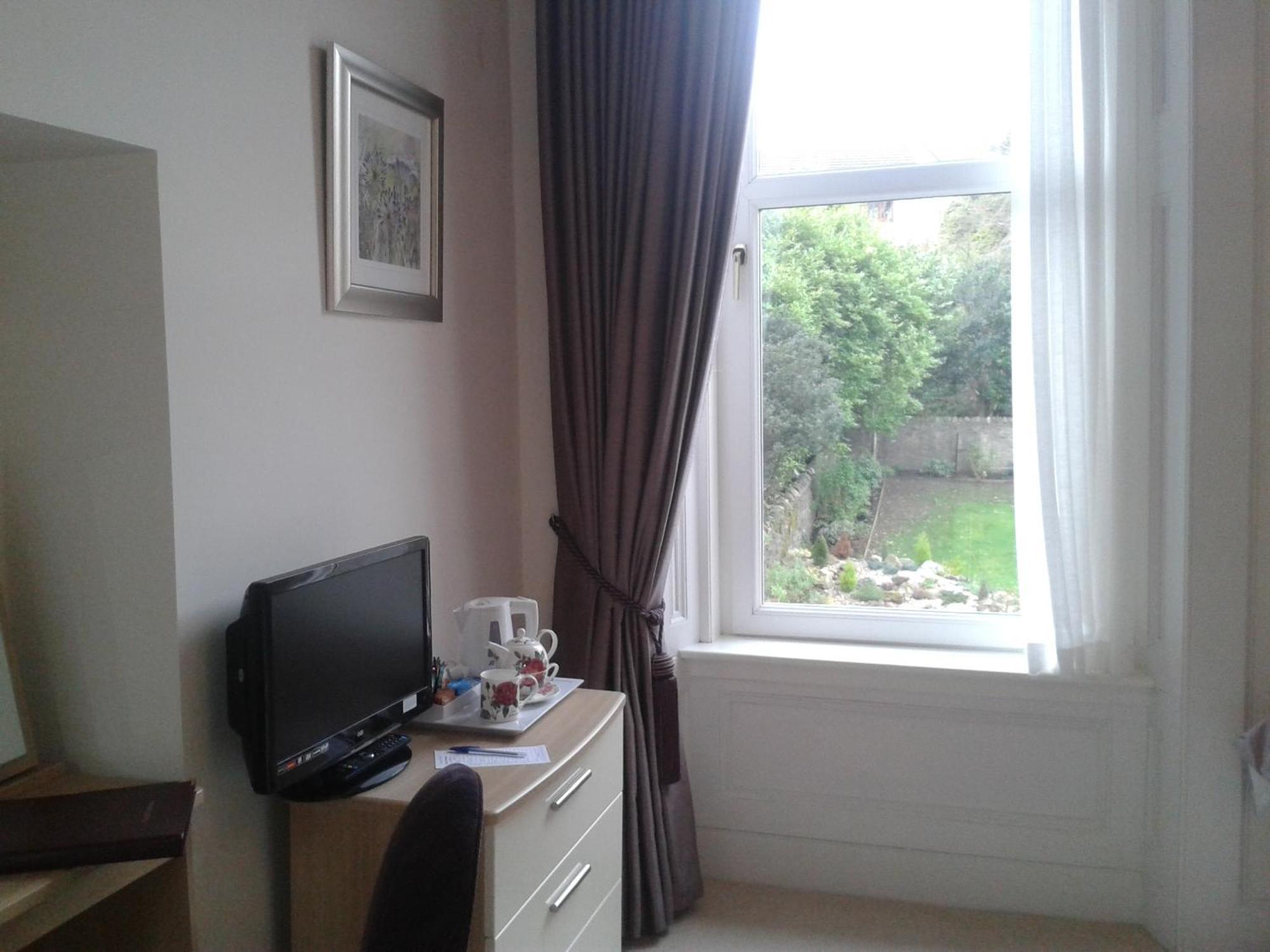 Kirn Douglas Park Guest House חדר תמונה